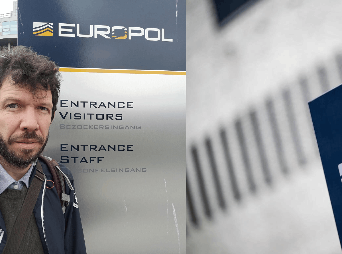 Haberleriyle Europol'ün usulsüzlüklerini ortaya çıkaran gazeteci Zandonini, Europol konferansına alınmadı